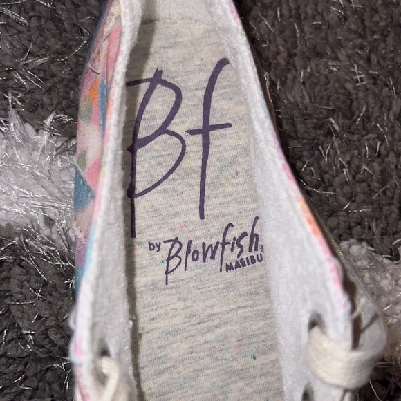 NWOT Tie Dye Blowfish Shoes 5.5 - Picture 3 of 5